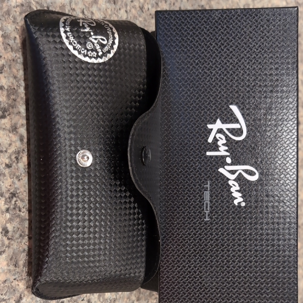 Ray-Ban Textured Black Sunglasses Case